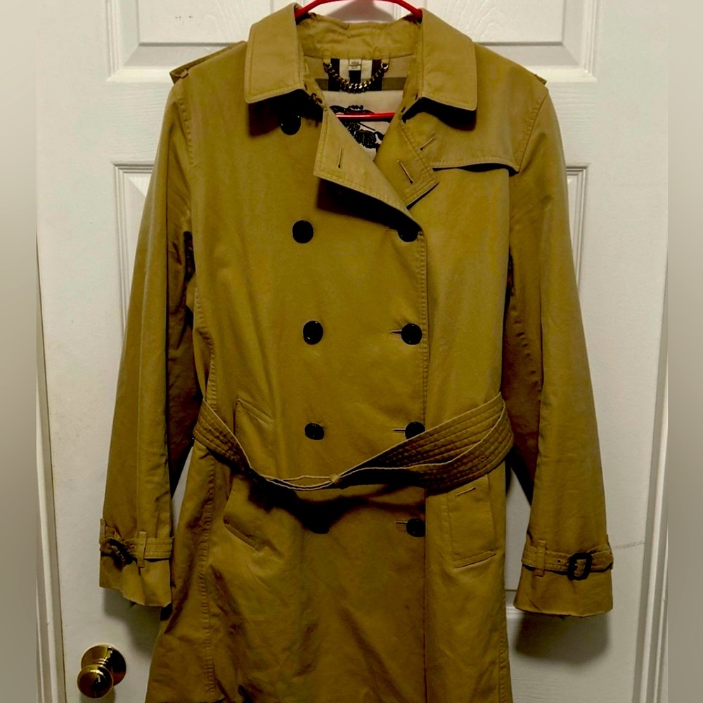 Burberry Kensington Classic Tan Trench Coat